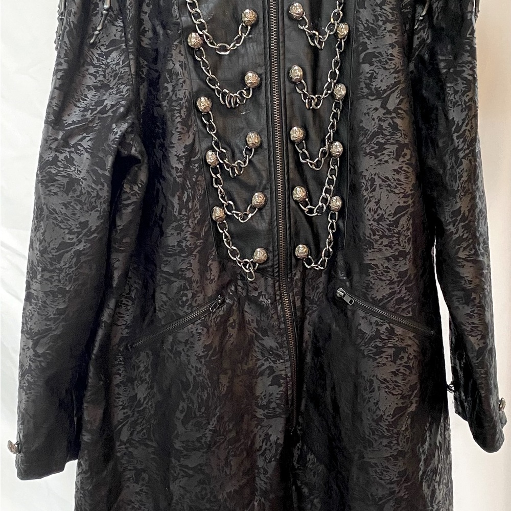 Spirit Halloween XL Men’s Hooded Skeleton with Bone & Chains Trench Coat